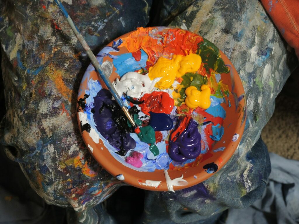 Contemporary Jewish Art Embraces Digital Age While Preserving Ancient Traditions